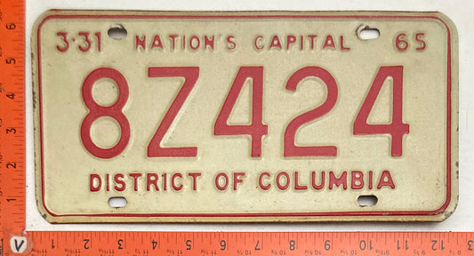 1965 Washington, DC #8Z424 Passenger License Plate