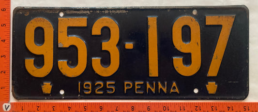 1925 Pennsylvania #953-197 Passenger License Plate