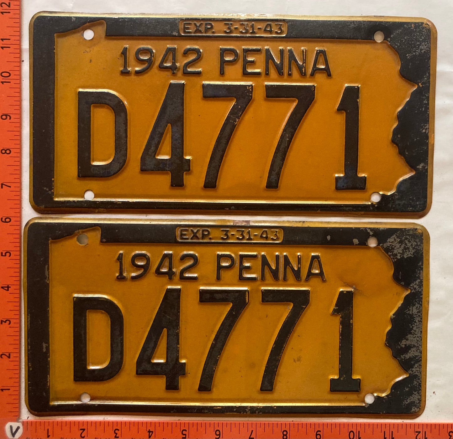 1942 Pennsylvania #D4771 Passenger License Plate (Pair)