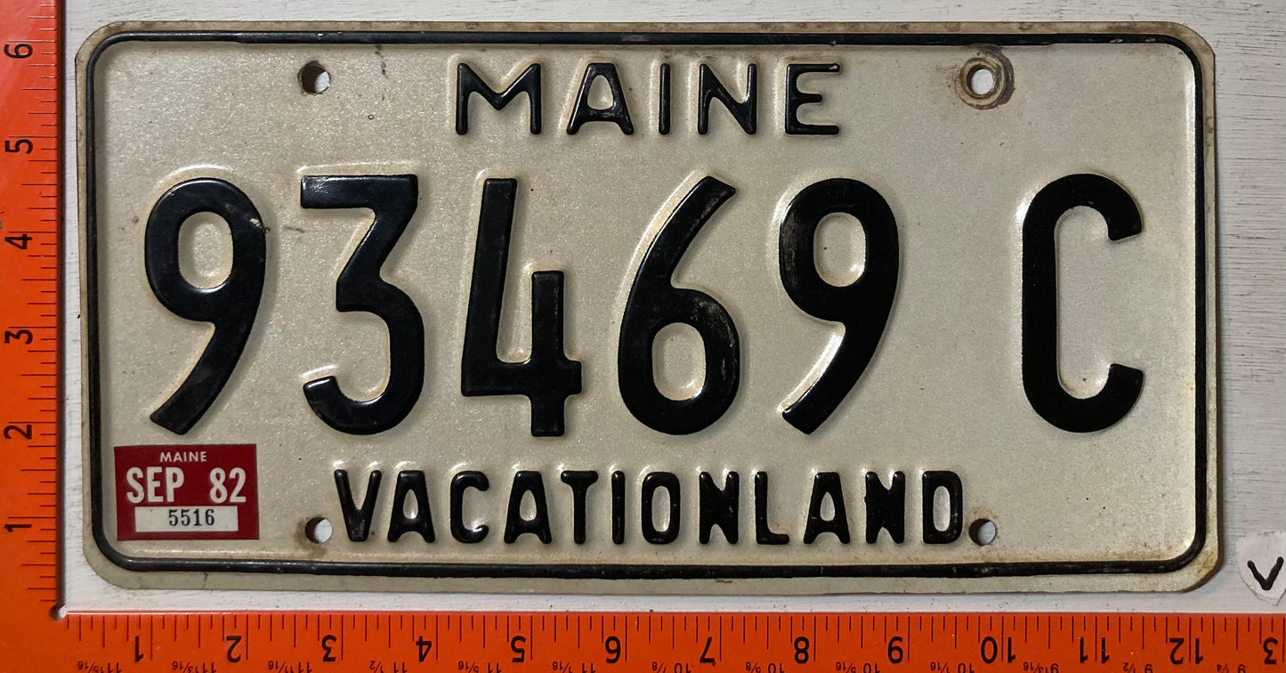 1982 Maine #93469C Passenger License Plate