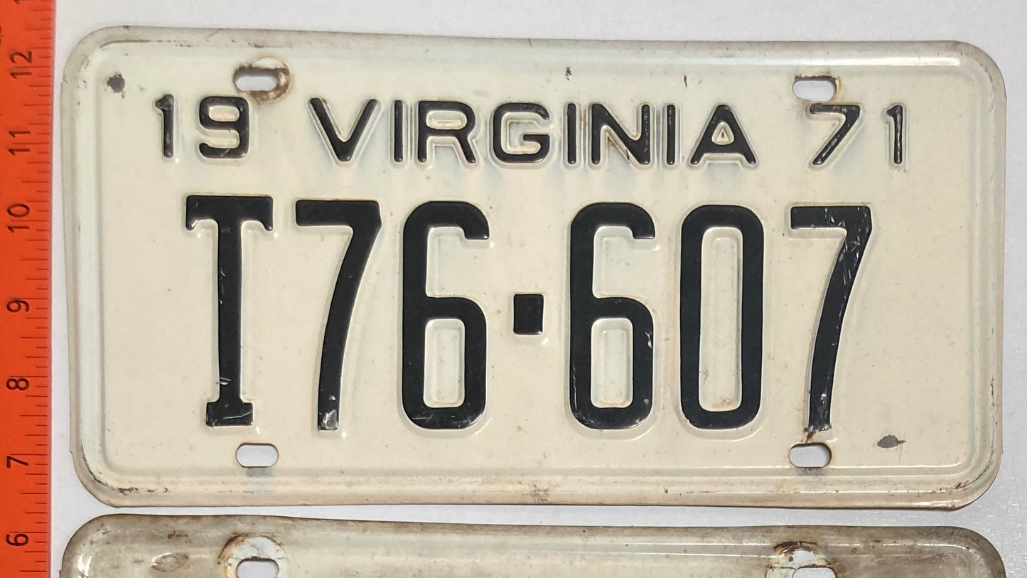 1971 Virginia #T76-607 Truck License Plate (Pair)
