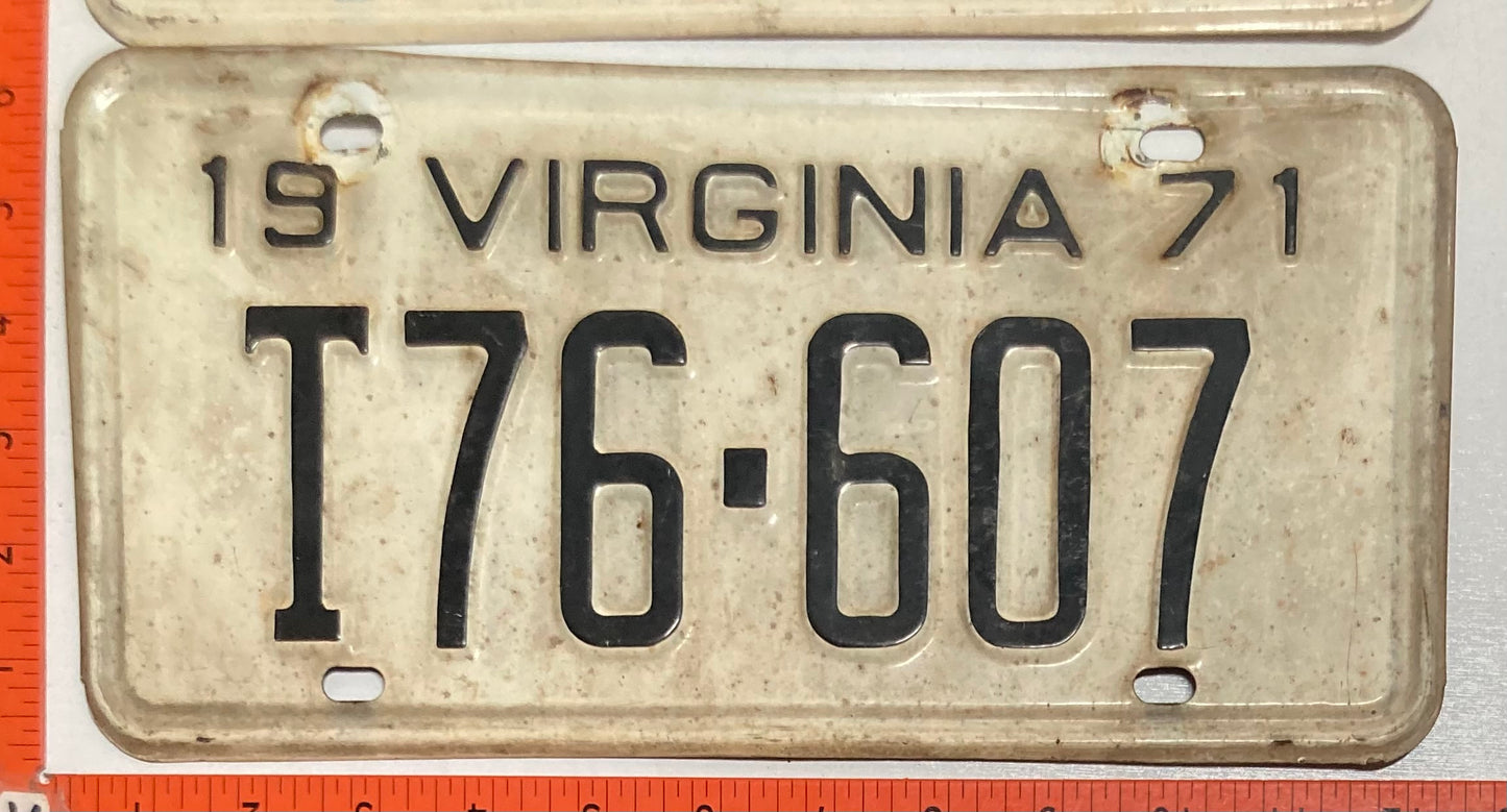 1971 Virginia #T76-607 Truck License Plate (Pair)