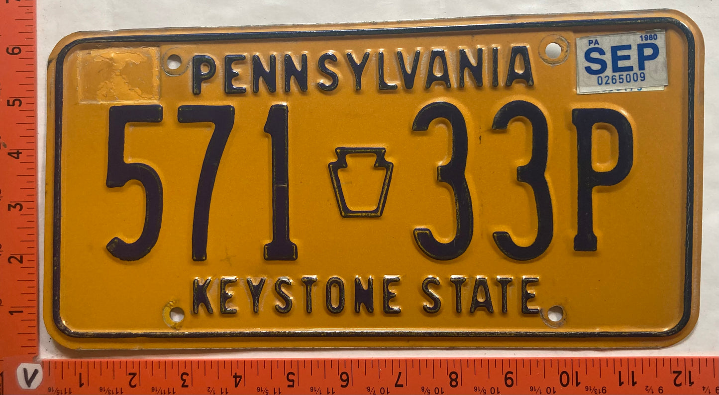 1980 Pennsylvania #571 33P Passenger License Plate