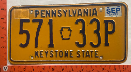 1980 Pennsylvania #571 33P Passenger License Plate