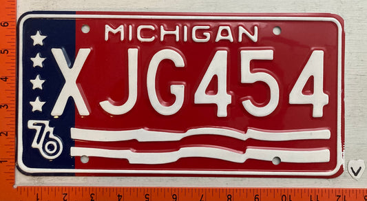 1976 Michigan #XJG 454 Passenger License Plate