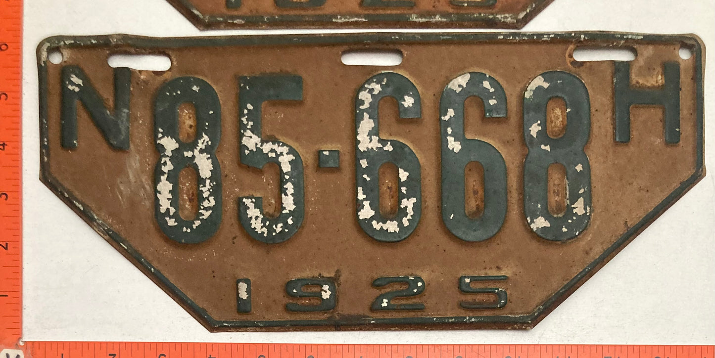 1925 New Hampshire #85-668 Passenger License Plate (Non-Resident) (Pair)