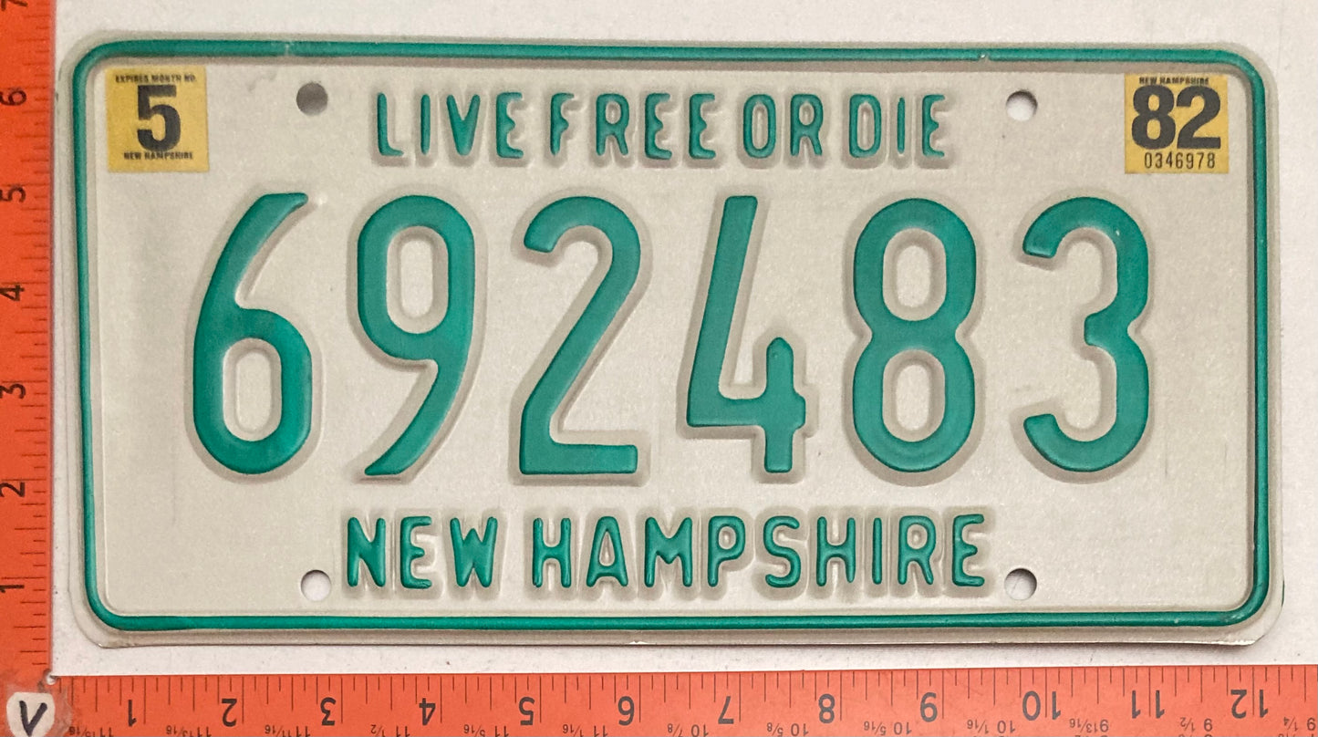 1982 New Hampshire #692483 Passenger License Plate