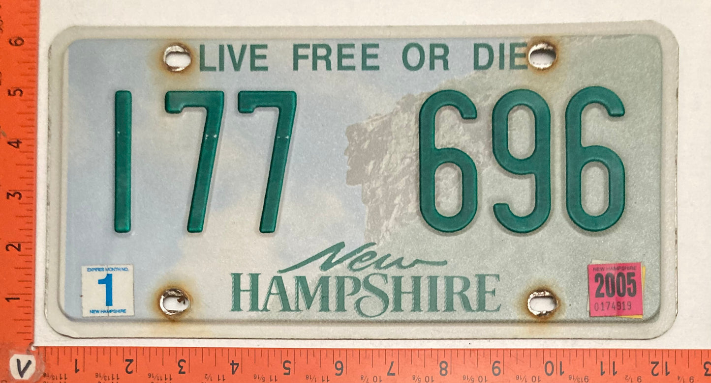 2005 New Hampshire #177 696 Passenger License Plate