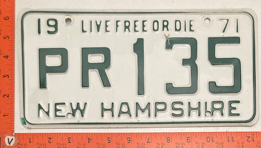 1971 New Hampshire #PR135 Passenger License Plate