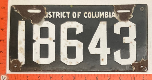1913 Washington, DC #18643 Passenger License Plate (Porcelain)