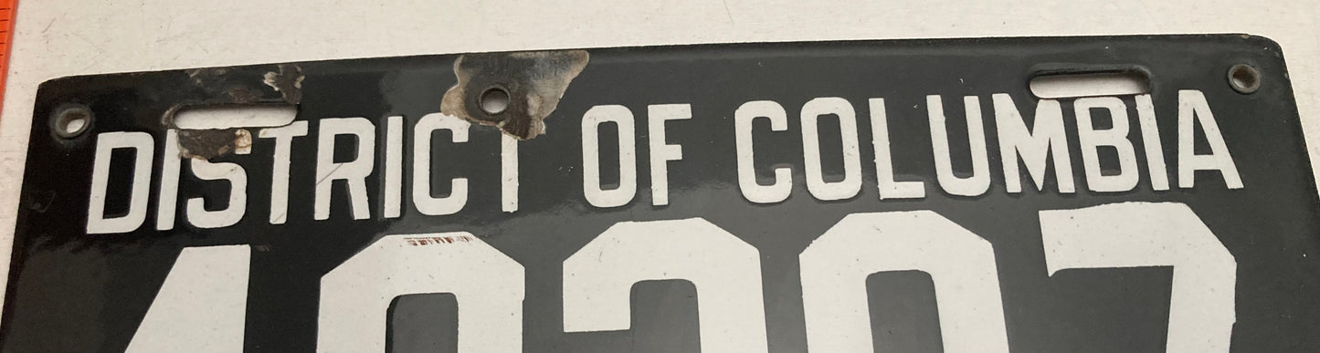 1917 Washington, DC #49307 Passenger License Plate (Porcelain)
