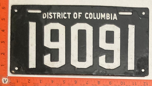 1913 Washington, DC #19091 Passenger License Plate (Porcelain) Palindrome