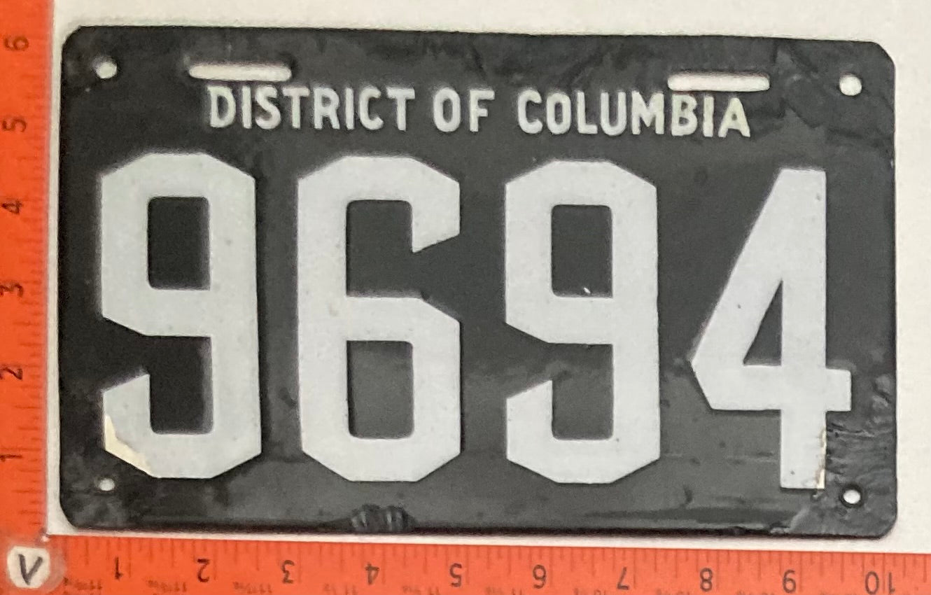 1911 Washington, DC #9694 Passenger License Plate (Porcelain) 4-Digits