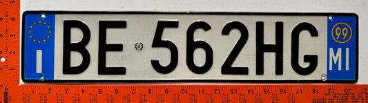 1999 Italy #BE 562HG Passenger License Plate