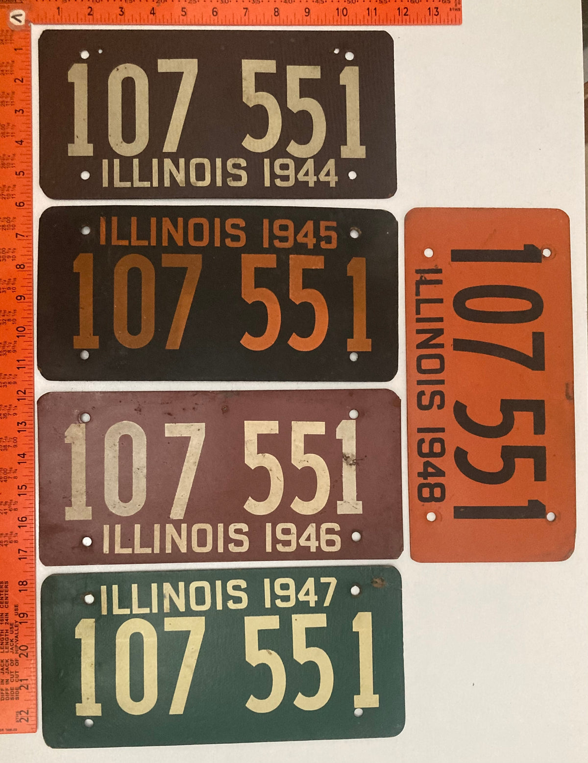 1944, 1945, 1946, 1947, 1948 Illinois #107 551 Passenger License Plates