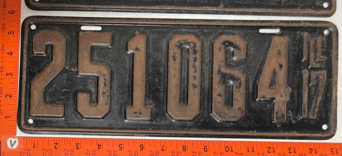 1917 Illinois #251064 Passenger License Plate (Pair)