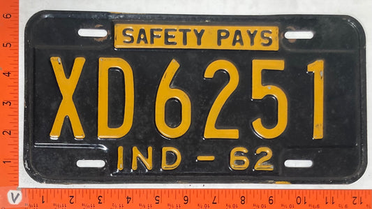 1962 Indiana #XD6251 Passenger License Plate