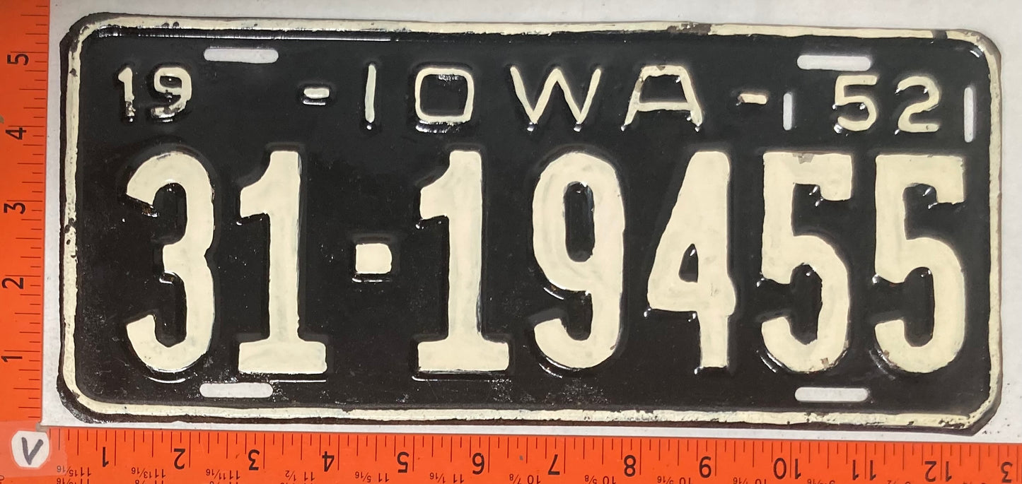 1952 Iowa #31-19455 Passenger License Plate (Repaint)