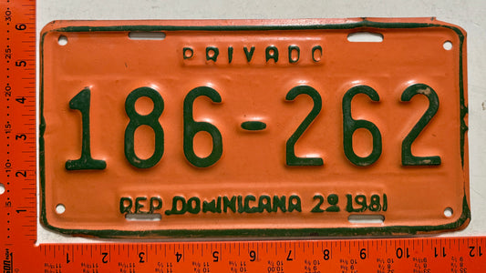 2nd half 1981 Dominican Republic #186-262 Passenger License Plate
