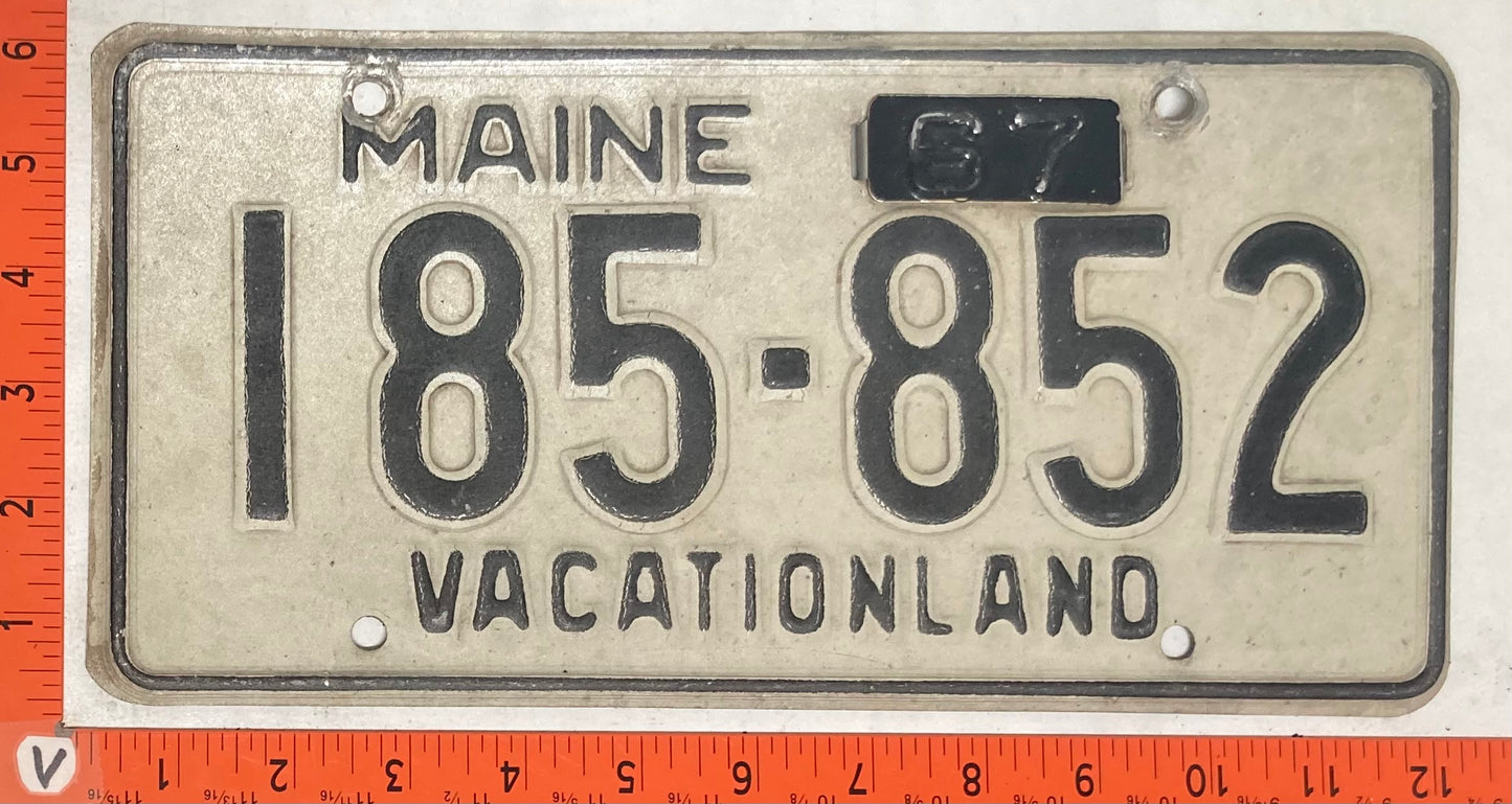1967 Maine #185-852 Passenger License Plate