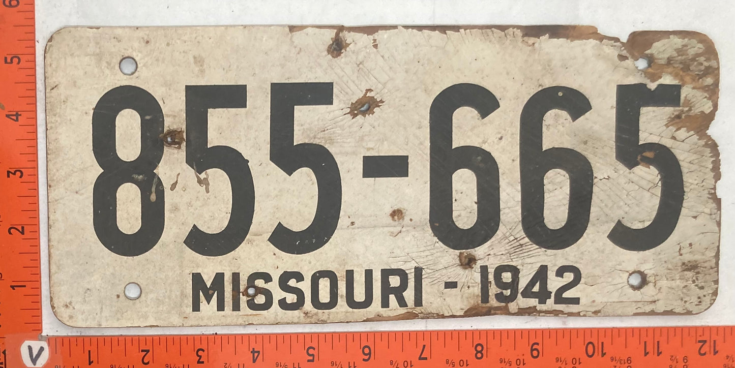 1942 Missouri #855-665 Passenger License Plate (Fiberboard)