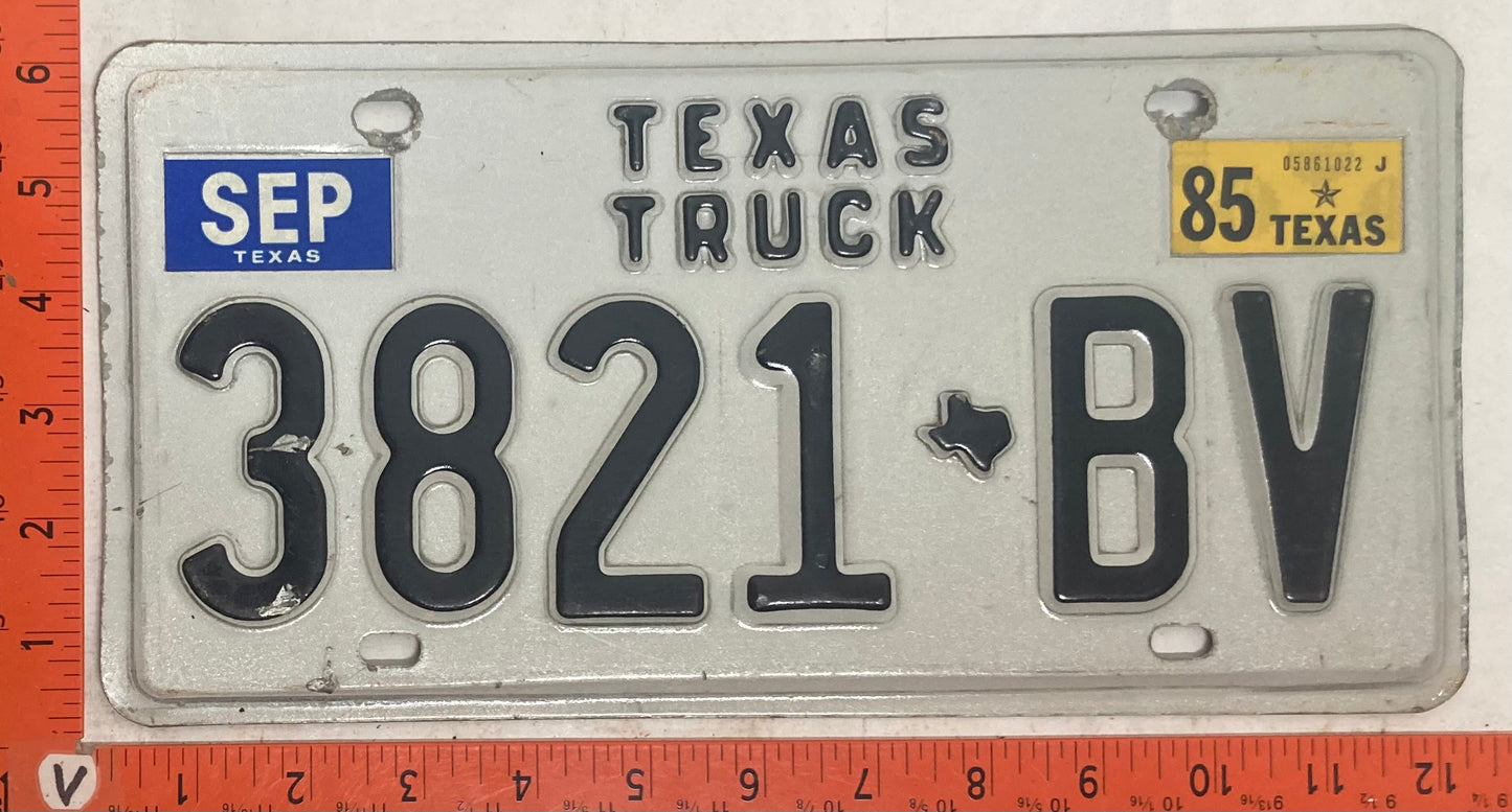 1985 Texas #3821-BV Truck License Plate