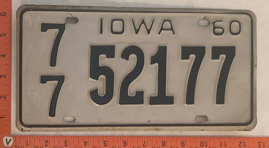 1960 Iowa #7/7 52177 Passenger License Plate