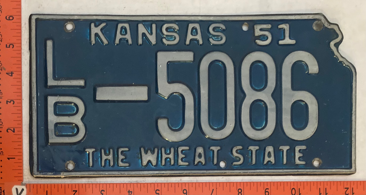 1951 Kansas #L/B-5086 Passenger License Plate