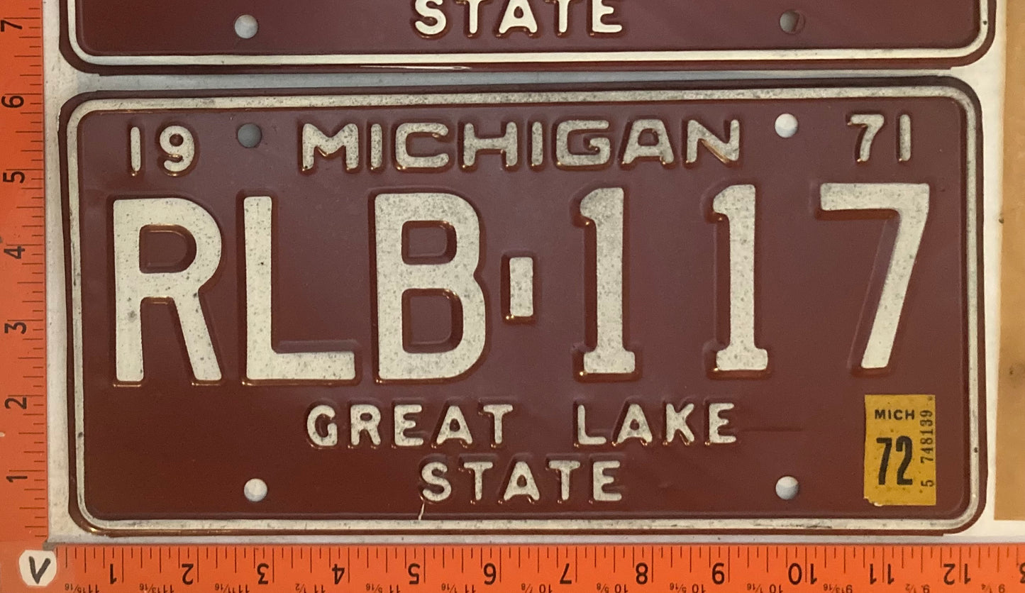 1971 Michigan #RLB-117 Passenger License Plate (Pair)
