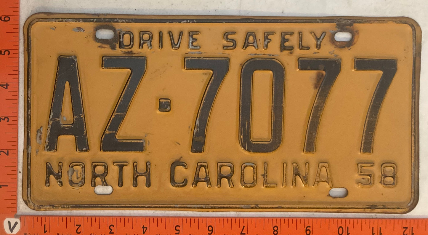 1958 North Carolina #AZ-7077 Passenger License Plate