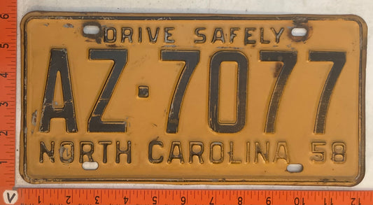 1958 North Carolina #AZ-7077 Passenger License Plate