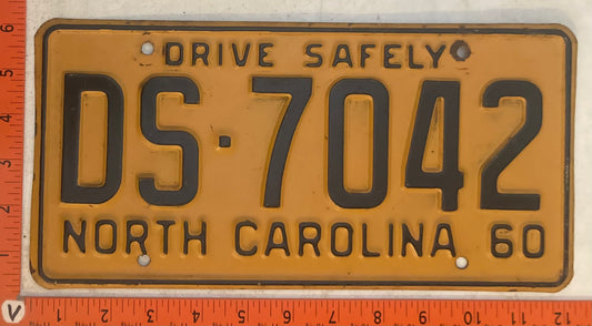 1960 North Carolina #DS-7042 Passenger License Plate