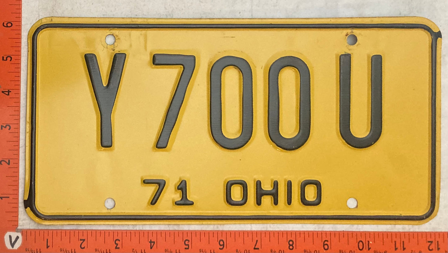 1971 Ohio #Y700U Passenger License Plate