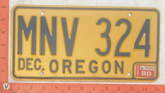 1980 Oregon #MNV 324 Passenger License Plate