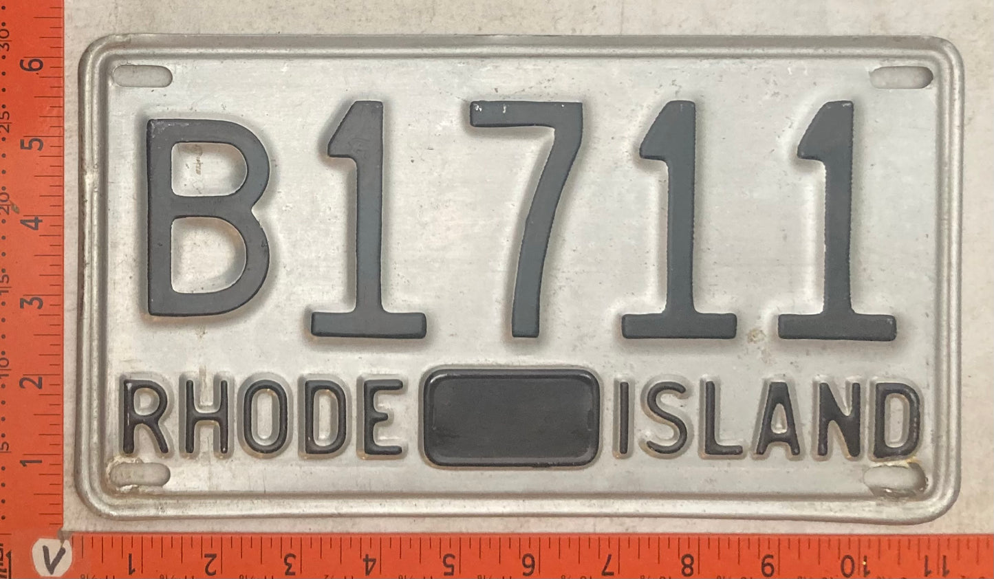 1946 Rhode Island #B1711 Passenger License Plate