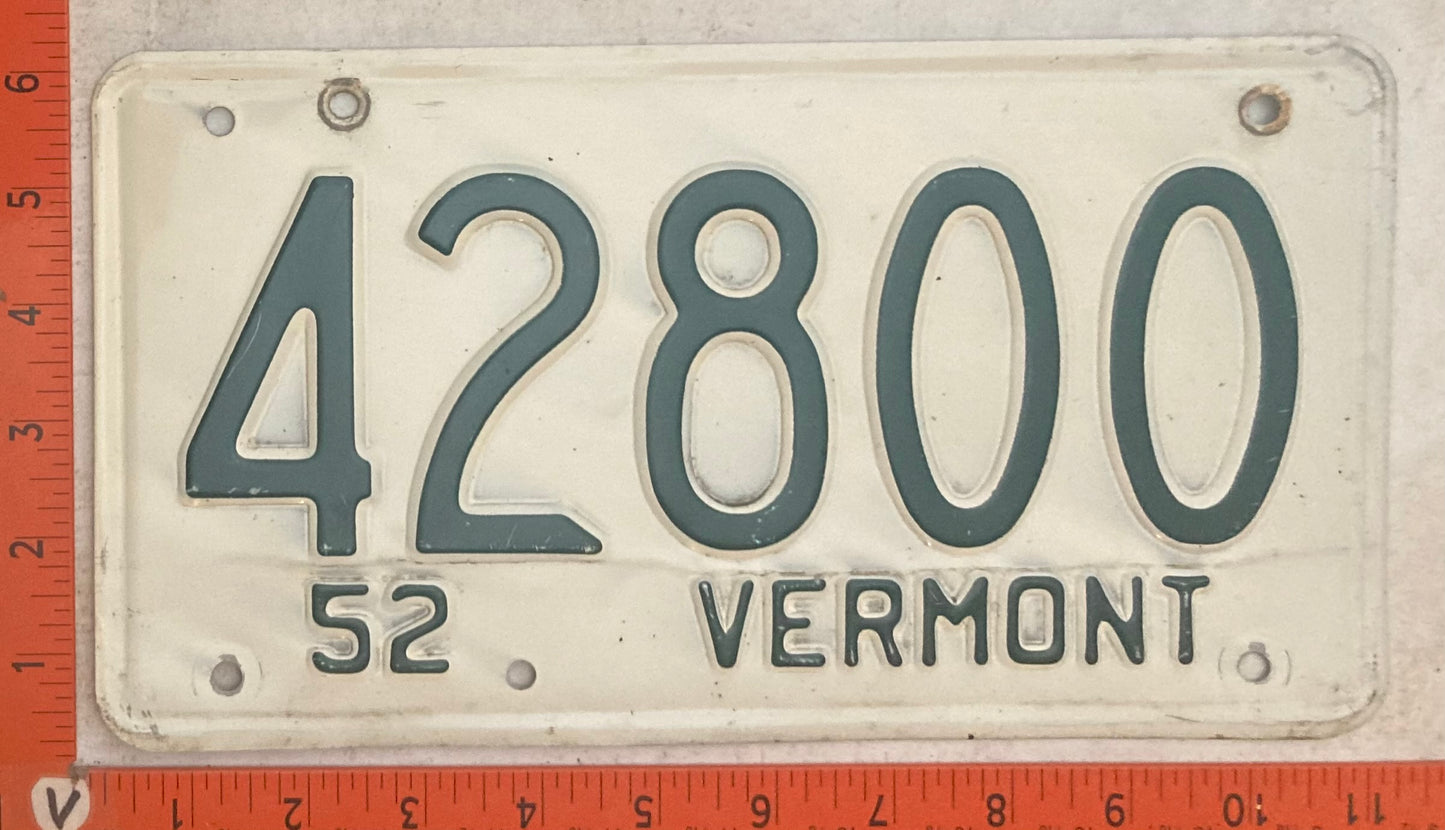 1952 Vermont #42800 Passenger License Plate