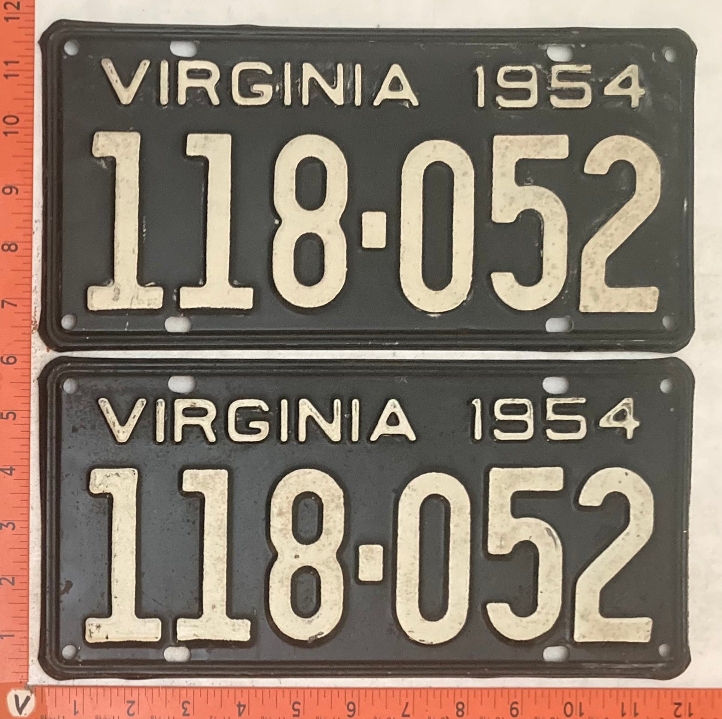 1954 Virginia #118-052 Passenger License Plate (Pair)