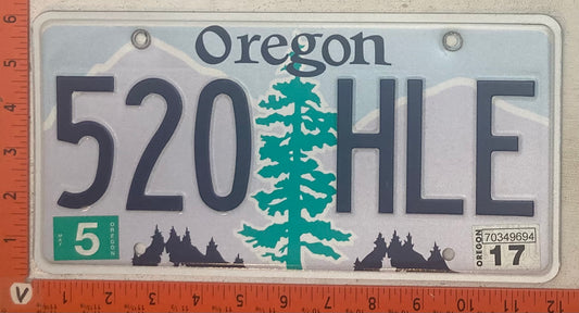 2017 Oregon #520 HLE Passenger License Plate