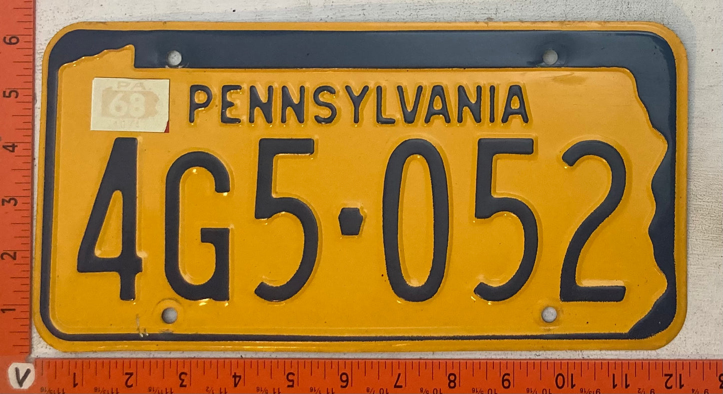 1968 Pennsylvania #4G5 052 Passenger License Plate