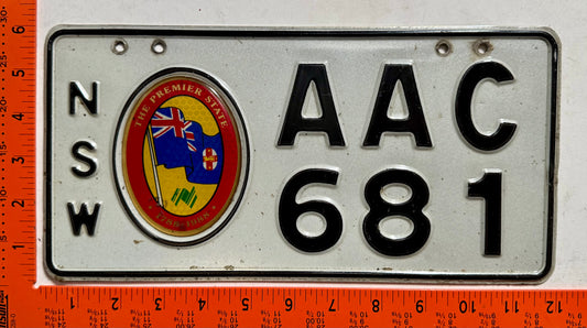 1988 base New South Wales, Australia #AAC/681 Passenger License Plate