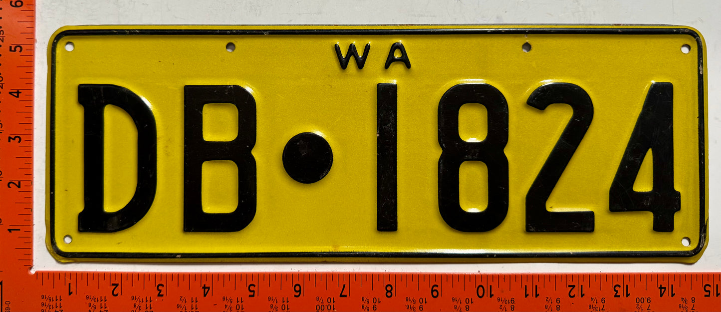 1978 base Western Australia #DB-1824 Passenger License Plate