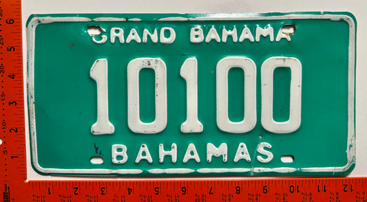 1990 base Grand Bahama, Bahamas #10100 Passenger License Plate