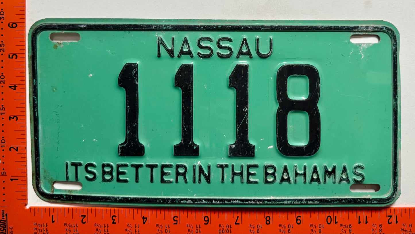 1977 Nassau, Bahamas #1118 Passenger License Plate