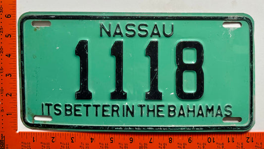 1977 Nassau, Bahamas #1118 Passenger License Plate