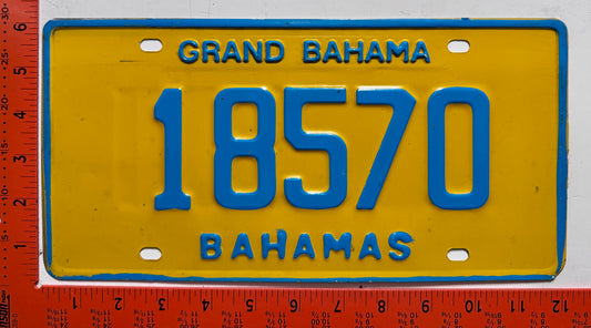 1992 base Grand Bahama, Bahamas #18570 Passenger License Plate