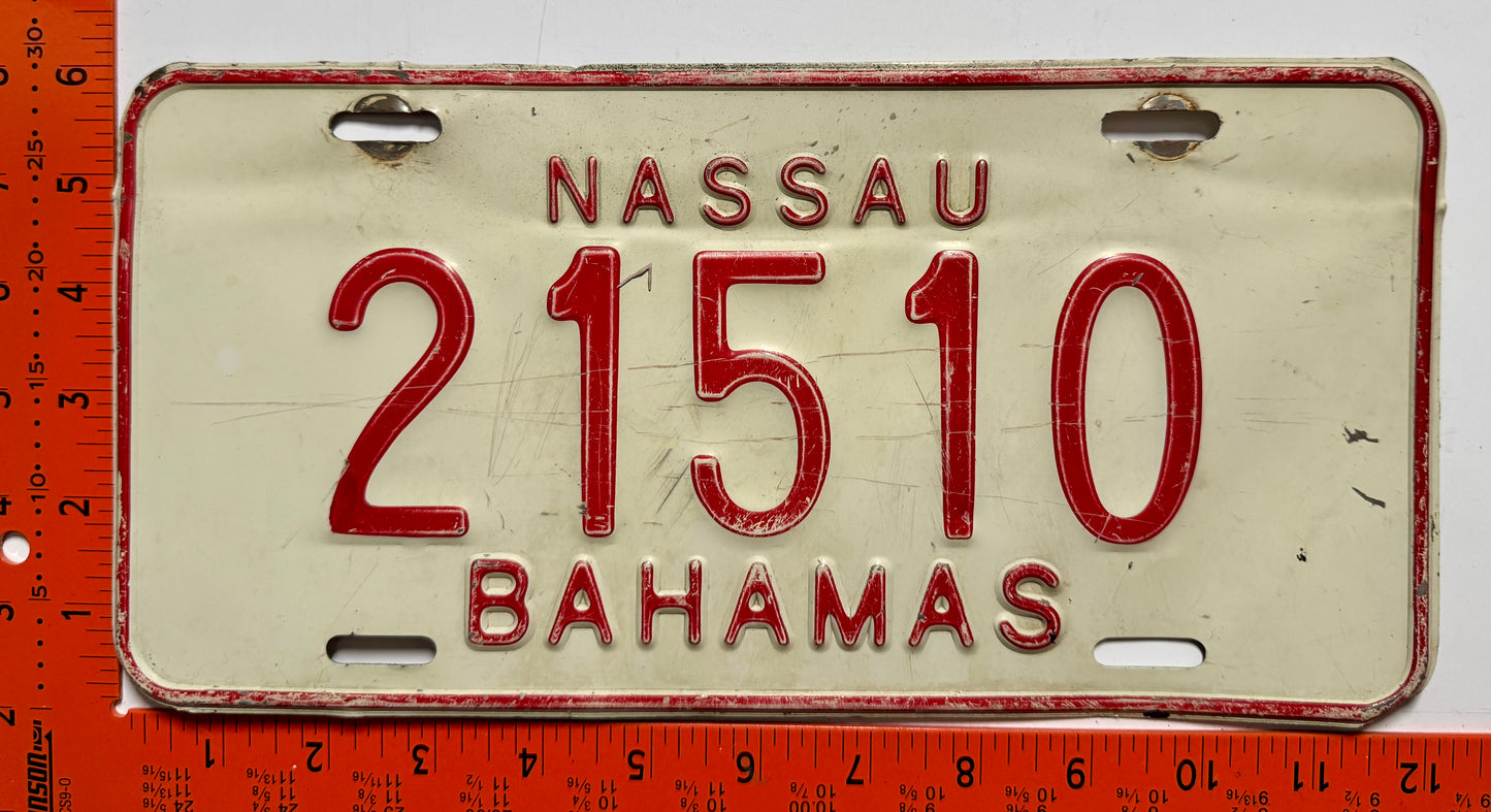 1978 base Nassau, Bahamas #21510 Passenger License Plate