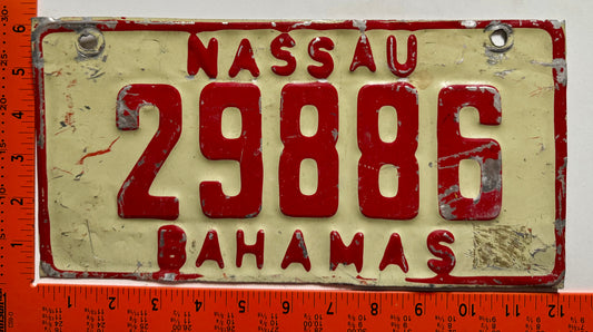 1978 base Nassau, Bahamas #29886 Passenger License Plate