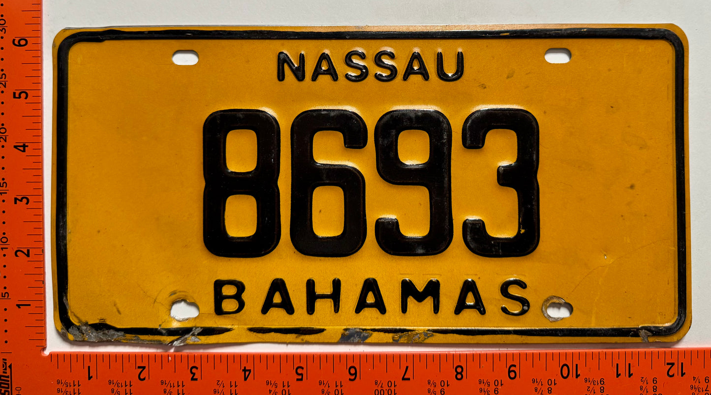 1987 base Nassau, Bahamas #8693 Passenger License Plate