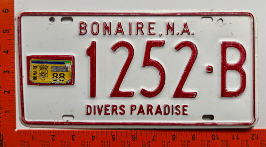 1988 Bonaire #1252-B Passenger License Plate