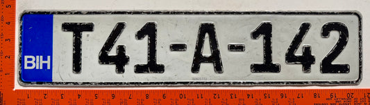 2009 issue Bosnia #T41-A-142 Passenger License Plate